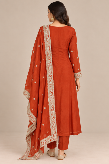 R46438 back pose