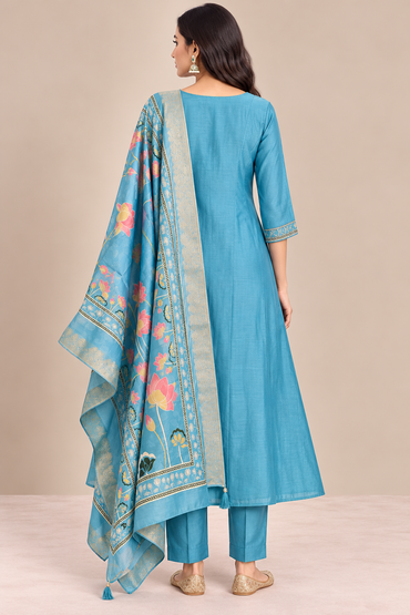 R46952 Blue back pose
